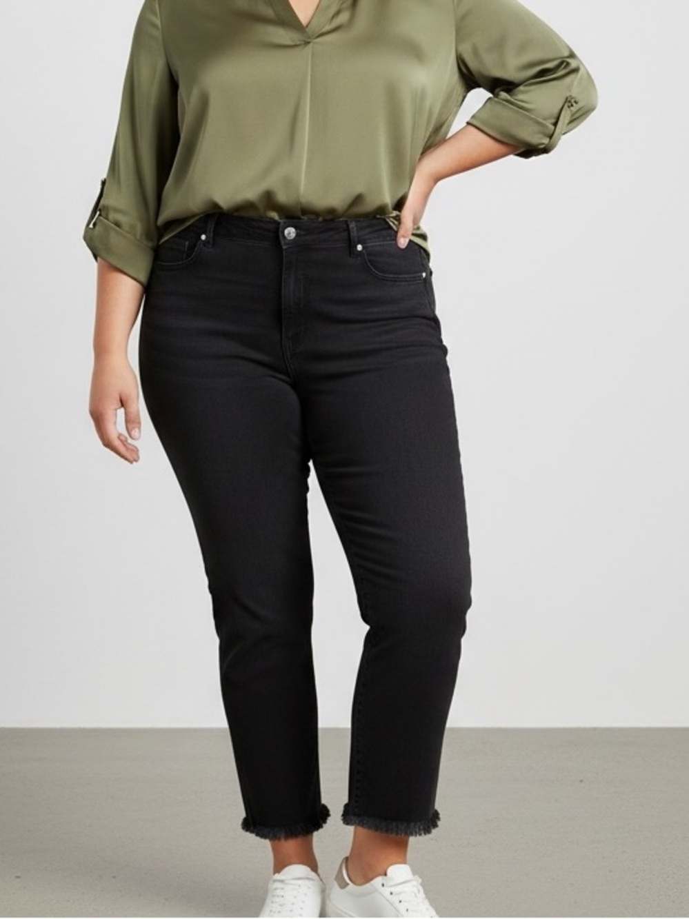 For The Republic | NWT Black cropped ankle fray jeans size 24W